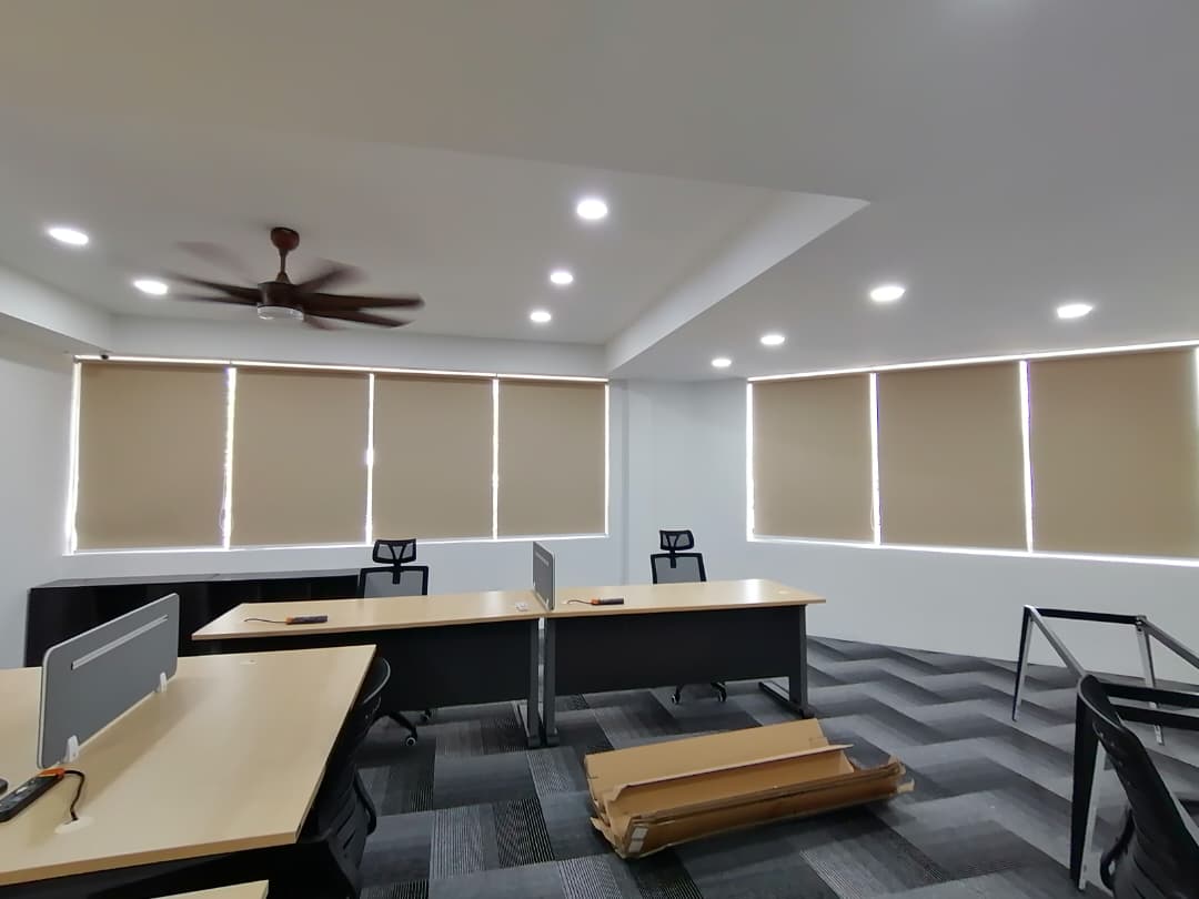 BLACKOUT 100 ROLLER BLINDS